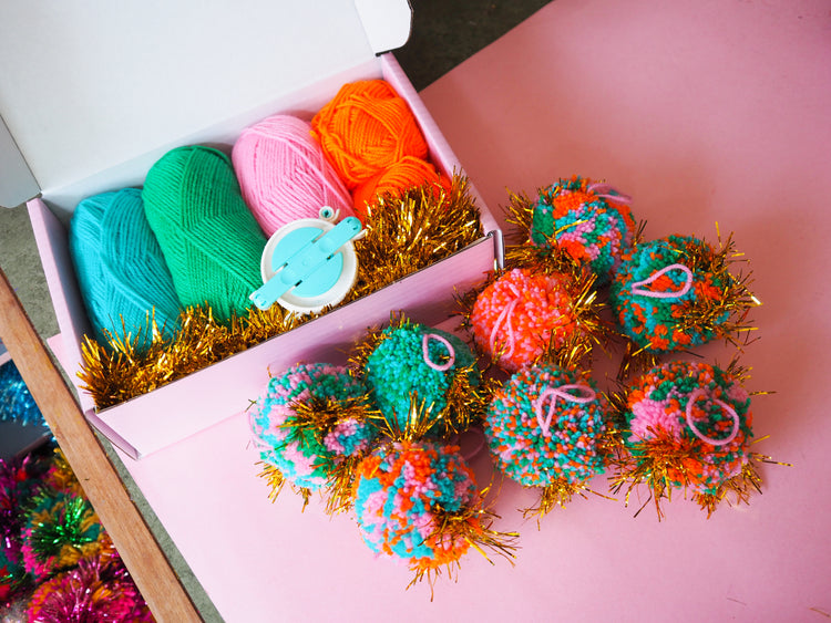 Tinsel Pom Pom Bauble Kit