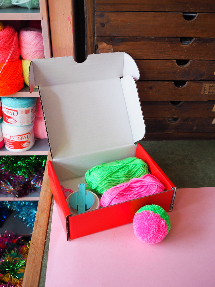 Make Your First Pom Pom Kit! Customise your own colours