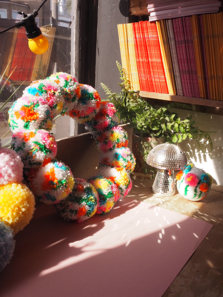 Floral Pom Pom Wreath DIY Kit – Pom Pom Craft Kit