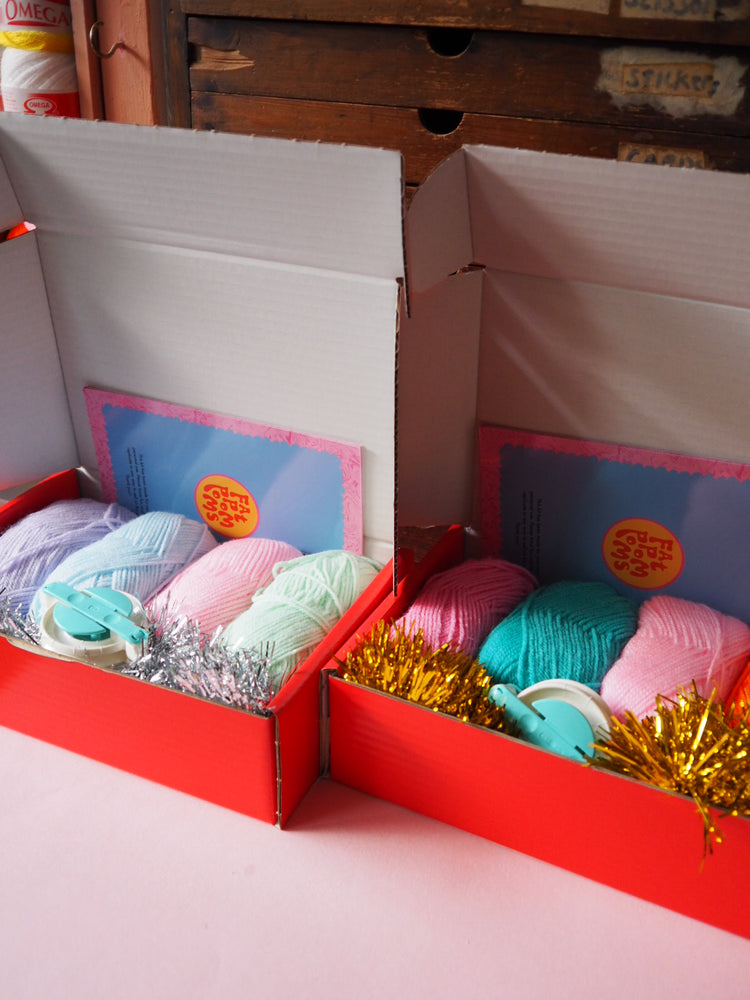 Tinsel Pom Pom Bauble Kit - Pastel