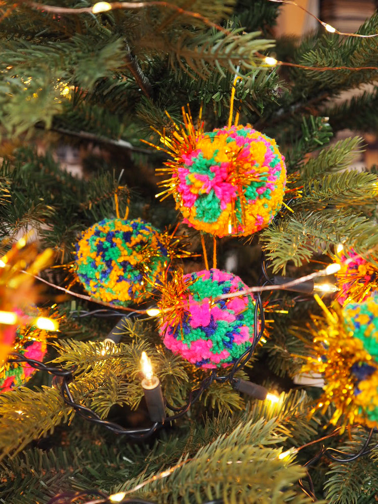 Tinsel Pom Pom Bauble DIY Kit - Jewel