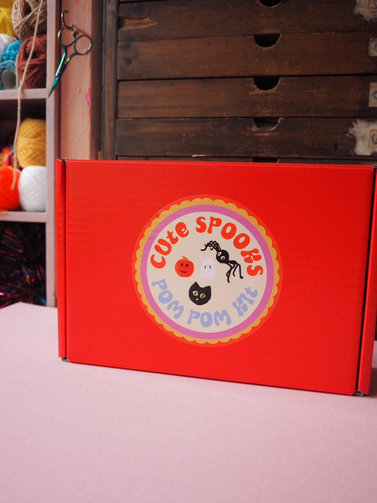 Cute Spooks Bumper Halloween Pom Pom Kit