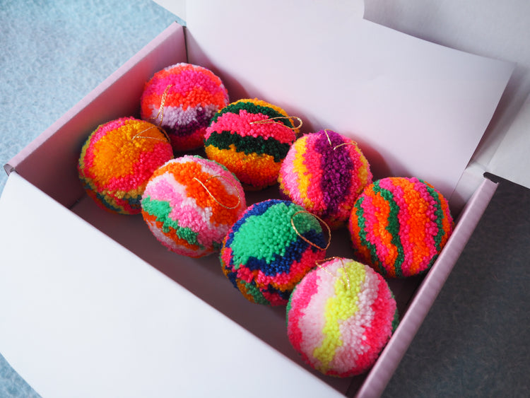 Adornos con pompones de inspiración retro