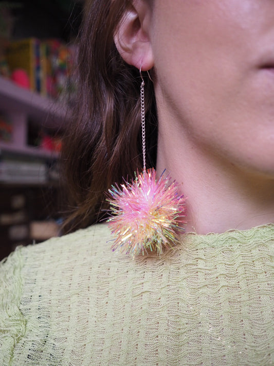 Mini pendientes de oropel rosa y amarillo