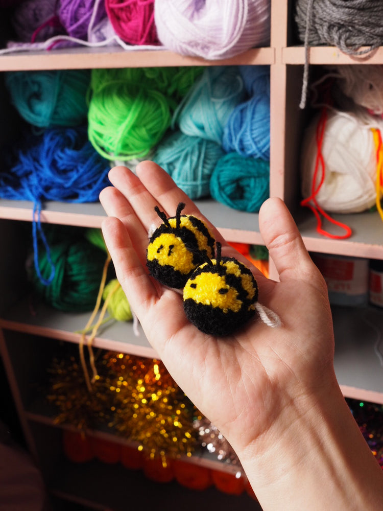 Bumblebee Pom Pom DIY Kit - Pom Pom Craft Kit