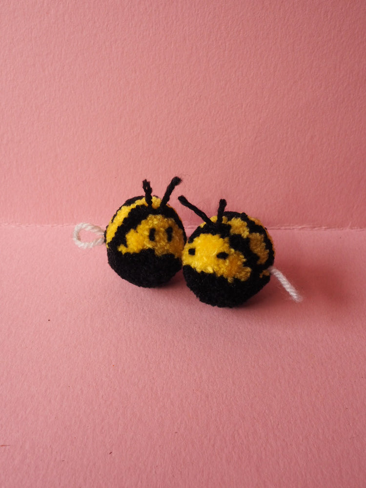 Bumblebee Pom Pom DIY Kit - Pom Pom Craft Kit
