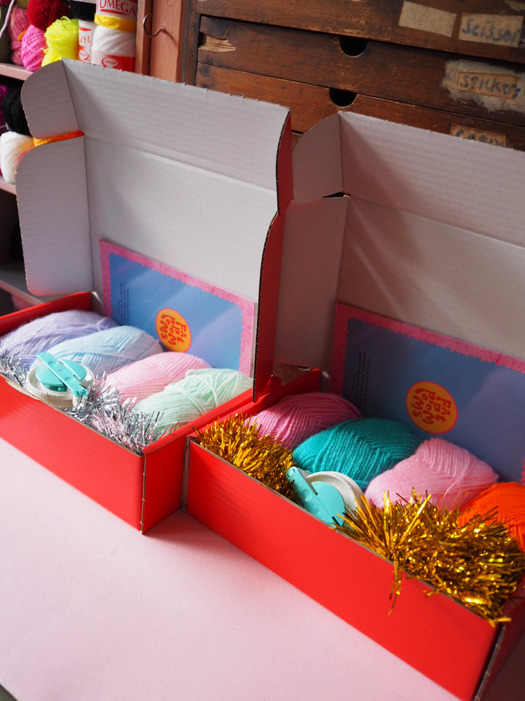 Tinsel Pom Pom Bauble Kit