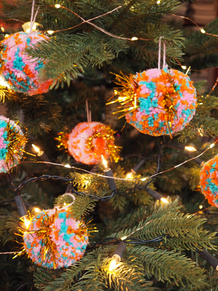 Tinsel Pom Pom Bauble Kit