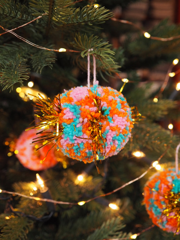 Tinsel Pom Pom Bauble Kit