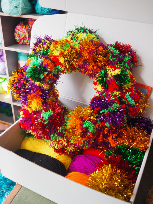 AUTUMN XL Pom Pom Tinsel Wreath Kit