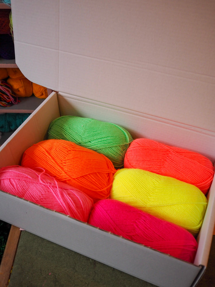 XL Ghost Garland Pom Pom DIY Kit - Neon - Makes at least 18 ghosts!