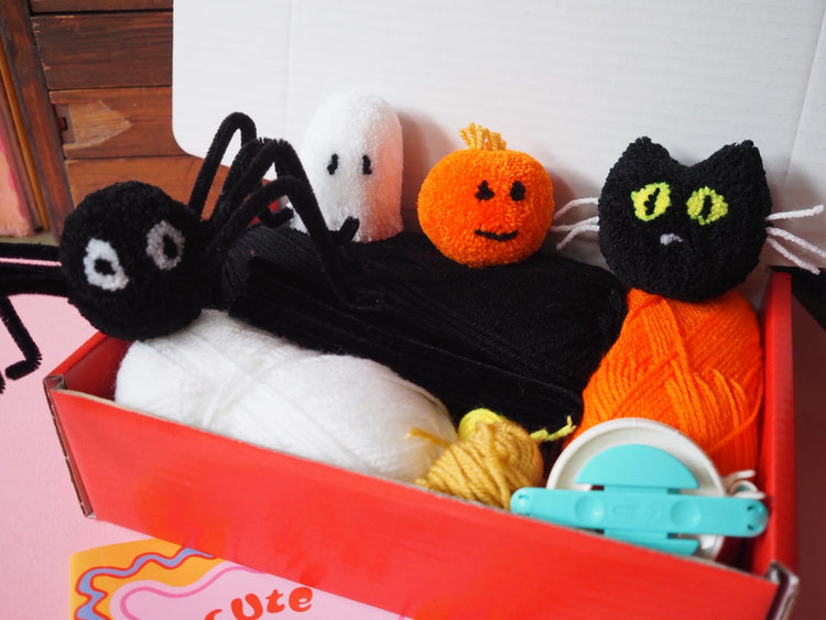 Cute Spooks Bumper Halloween Pom Pom Kit