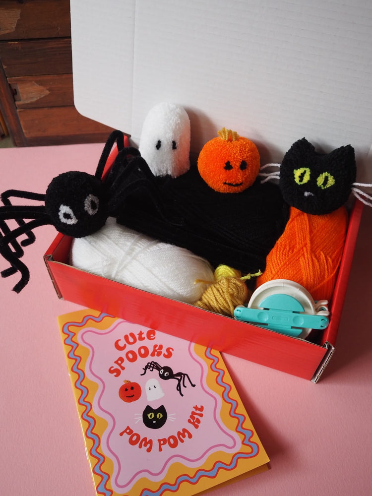 Cute Spooks Bumper Halloween Pom Pom Kit