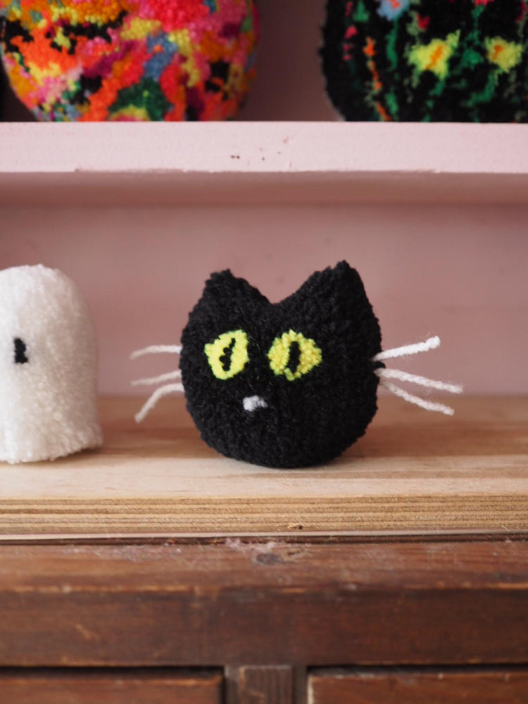 Cute Spooks Bumper Halloween Pom Pom Kit
