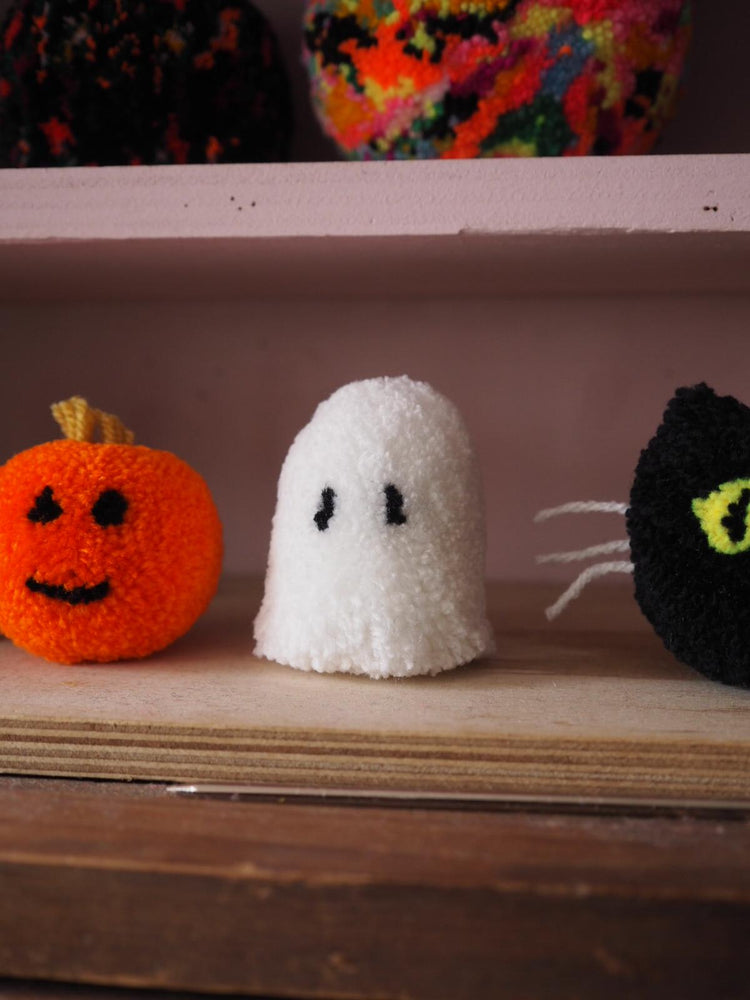 Cute Spooks Bumper Halloween Pom Pom Kit