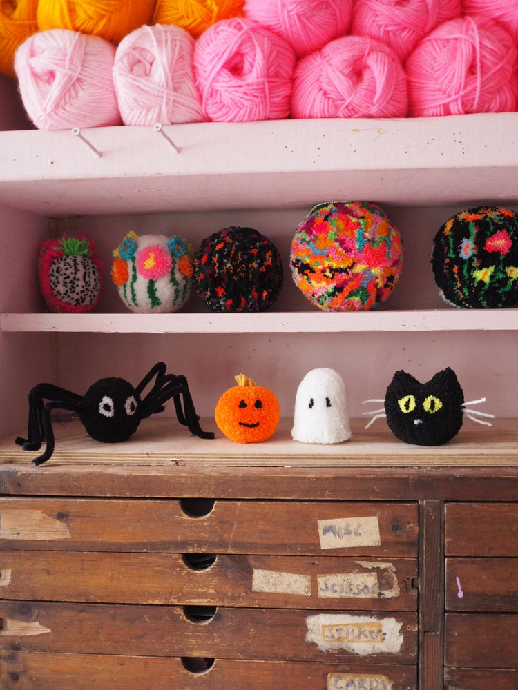 Cute Spooks Bumper Halloween Pom Pom Kit
